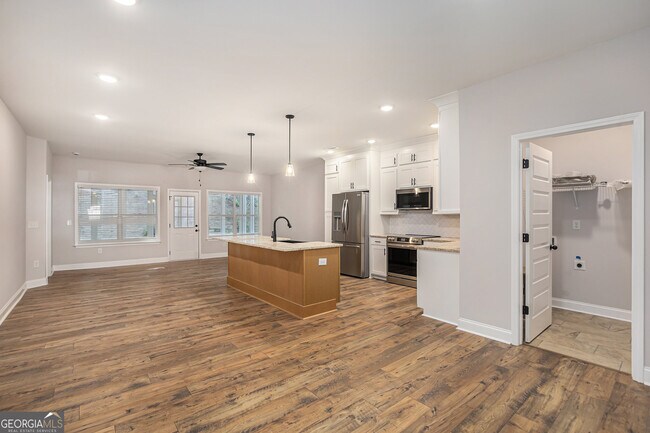 Foto del edificio - 138 Crestpoint Rd