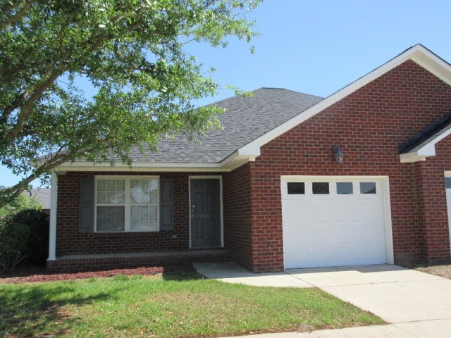 Primary Photo - 3410 Beacon Dr