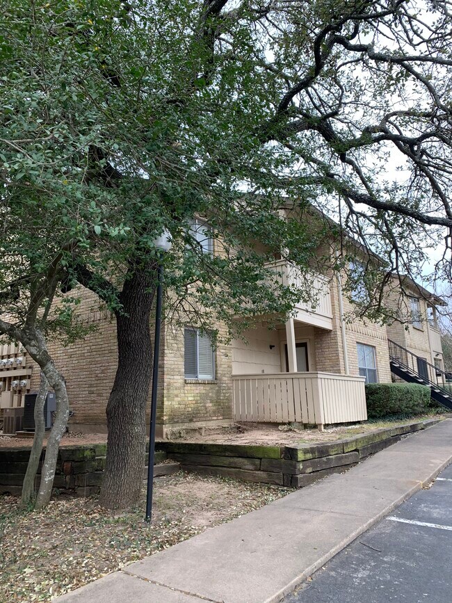 Building Photo - 8210 Bent Tree Rd