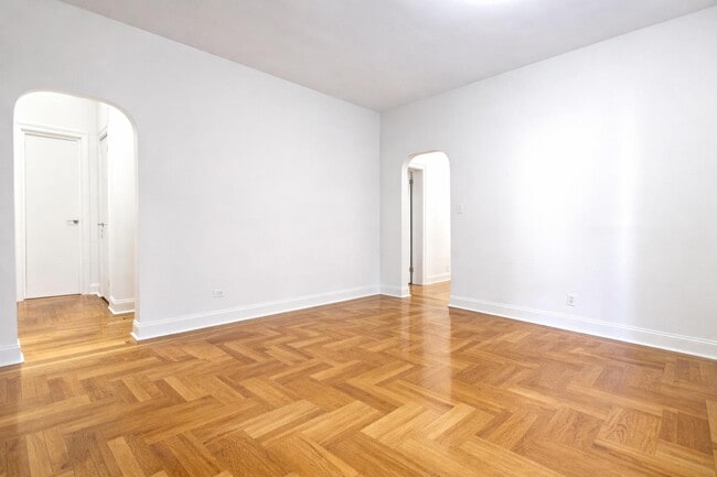 Building Photo - 664 W 163rd St