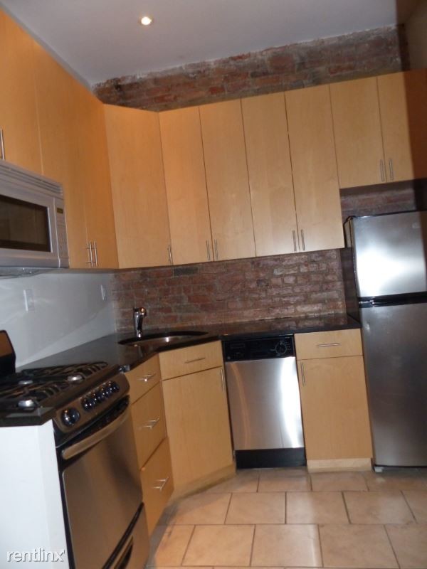 Foto del edificio - 57 W 8th St