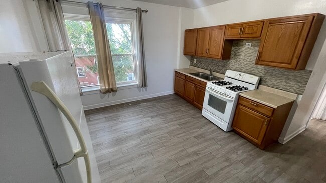 Building Photo - 3737 N Kilpatrick Ave