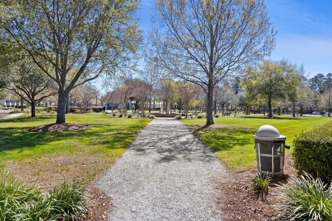 Foto del edificio - 108 Ingleside Dr