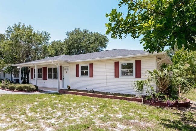 Foto del edificio - 1576 Young Ave