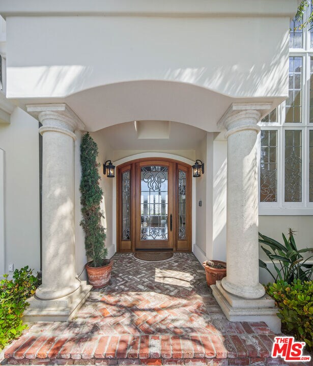 Foto del edificio - 10814 Savona Rd