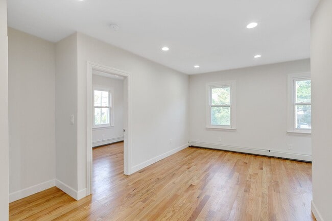 Photo - 161 Ashland Ave House