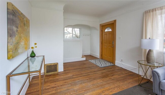 Building Photo - 3 br, 2 bath House - 2953 Burdette St