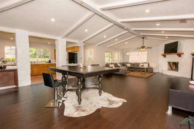 Building Photo - 612 Woodland Hills Dr