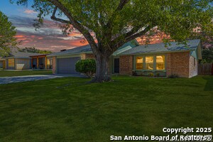 Foto del edificio - 1142 Churing Dr