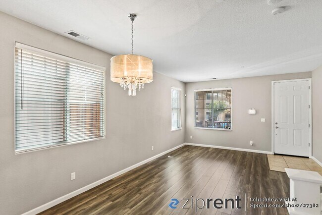 Foto del edificio - 8980 Acorn Way
