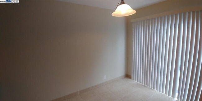 Foto del edificio - 2551 Twin Creeks Dr