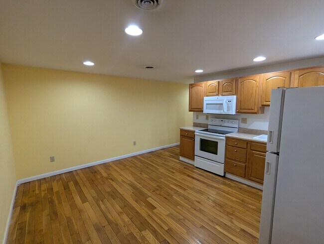 Building Photo - 137 Remsen St