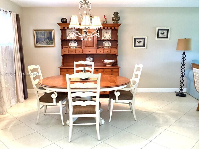 Foto del edificio - 8962 S Hollybrook Blvd