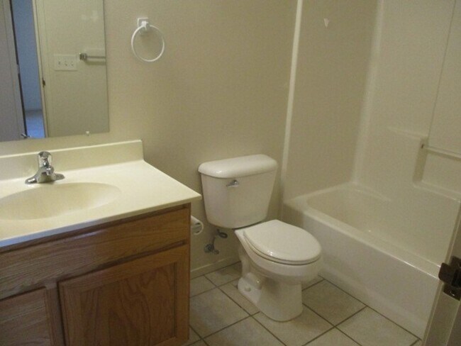 Foto del edificio - Cute 2 bedroom, 2 bath apartment