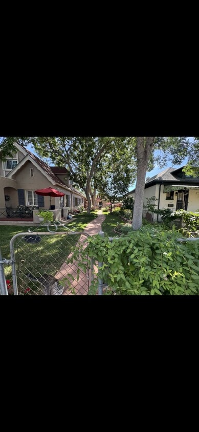 Photo - 352 S Pennsylvania St (Denver, CO)