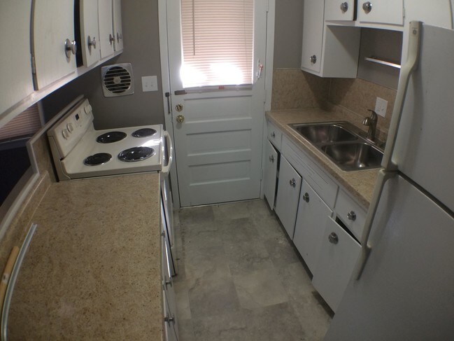 Foto del edificio - 6611 Pratt St