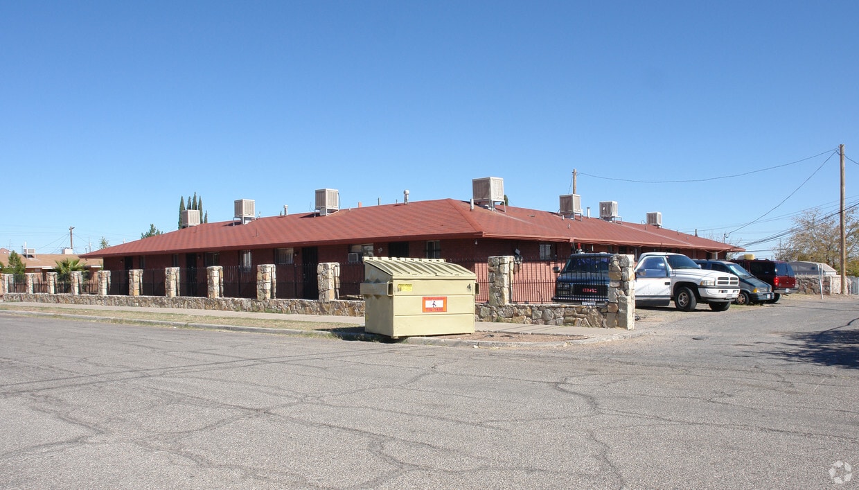 Building Photo - 3900 Johnson Ave