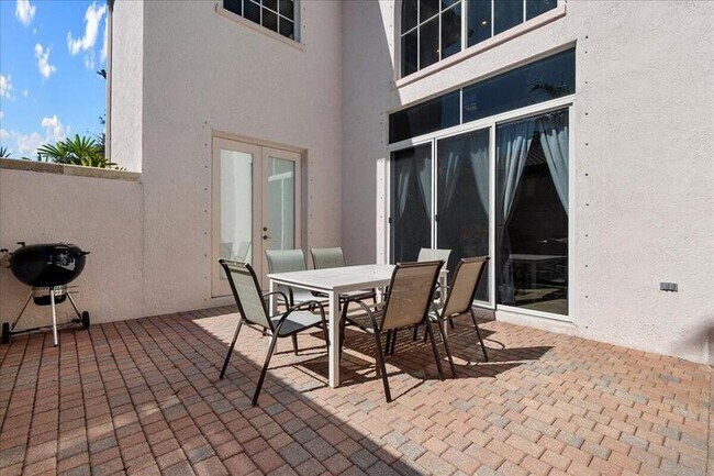 Foto del edificio - 82 Stoney Dr