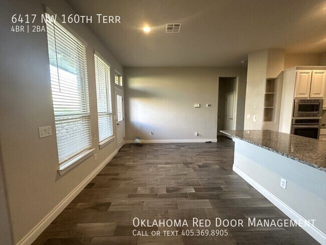 Foto del edificio - 6417 NW 160th Terrace