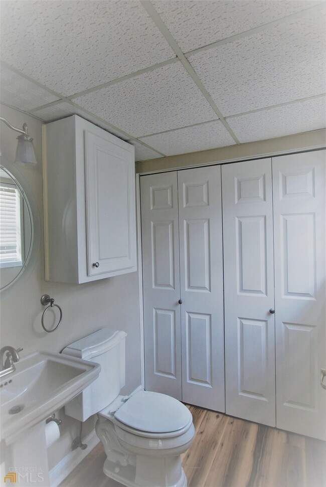 Building Photo - 2874 Florence Dr