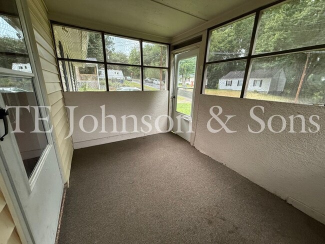 Building Photo - A Great Home Is Waiting For You!