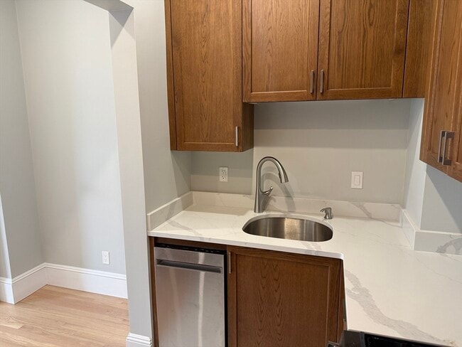 Building Photo - 147 W Concord St