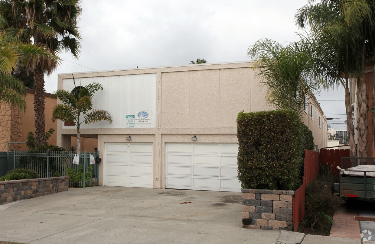 Primary Photo - 4160 44th St