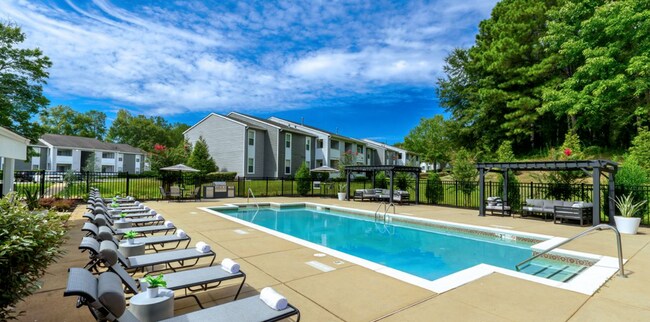 Piscina - Reserve on Riverside Apartments