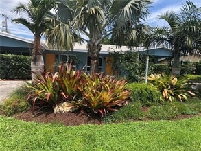 Building Photo - 1711 NE 60th St