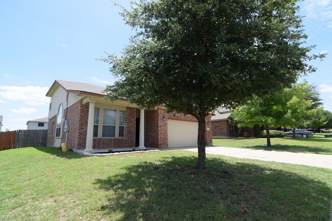 Foto del edificio - 5804 Drystone Ln