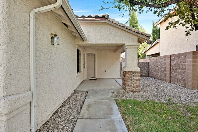 Foto del edificio - 2559 Misty Olive Ave