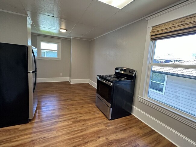 Foto del edificio - 2421 Rucker Ave