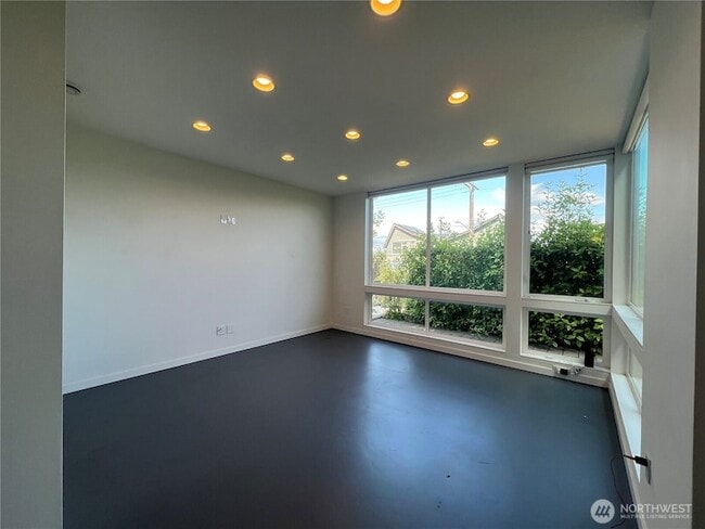 Building Photo - 1529 19th Ave