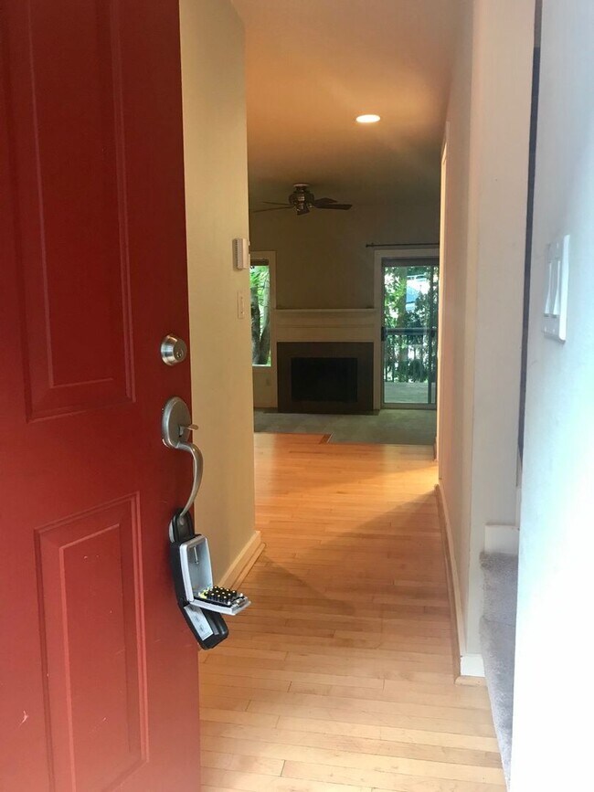 Foto del edificio - Secluded, Private Townhouse in Queen Anne