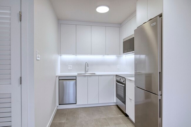 Building Photo - 760 Rue Galt