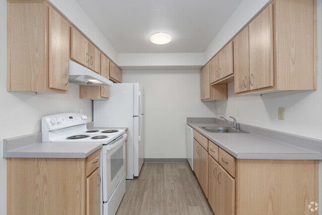 2BR, 1BA - 950SF Kitchen - The Ridge at Bull Mountain