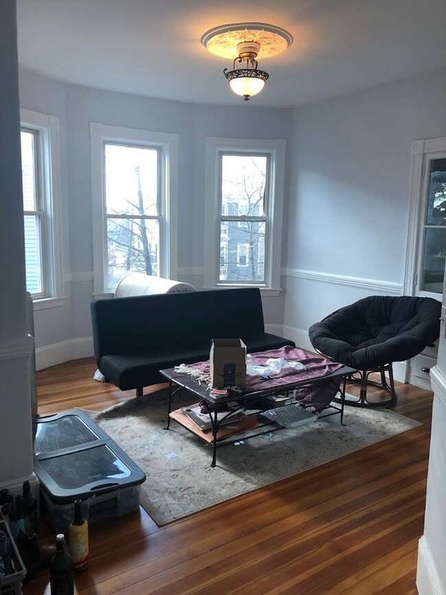 Photo - No Brokers Fee, In-Unit Washer and Dryer, Pets- Friendly Unit, Porch, Greal Location! Apartment