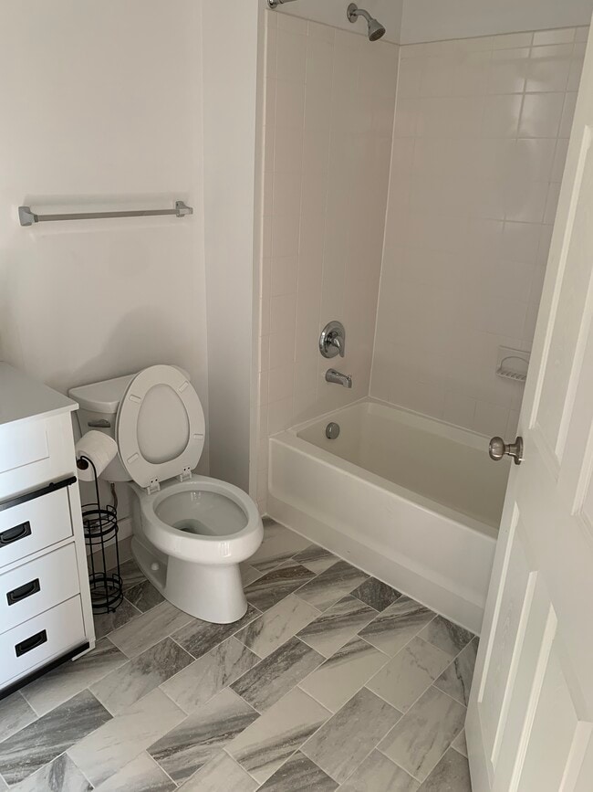 Building Photo - 1518 montessori terrace