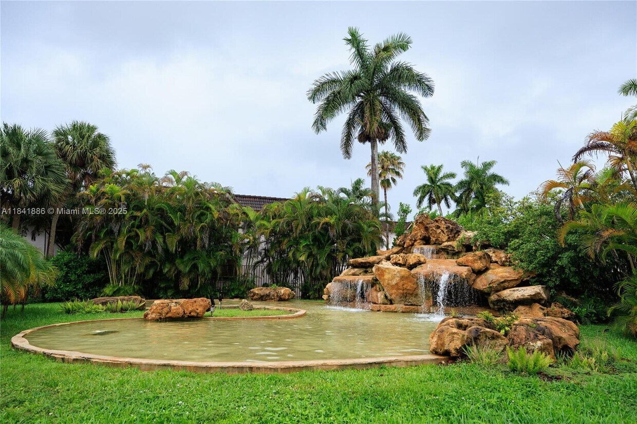 Foto principal - 9300 SW 77th Ave