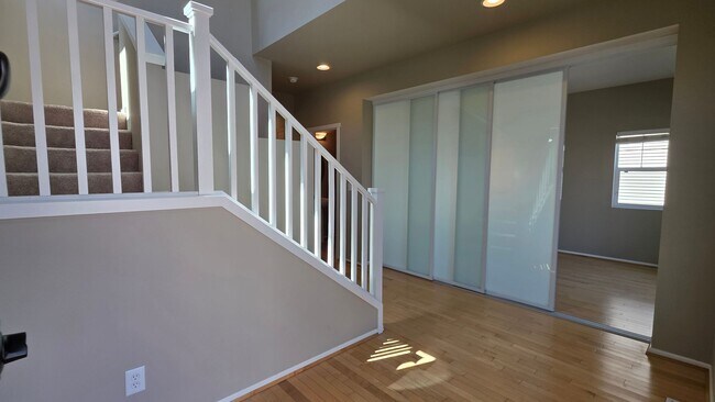 Building Photo - Kent The Parks HOA Community  3 bed, 2.5 bath rental home. Available NOW!
