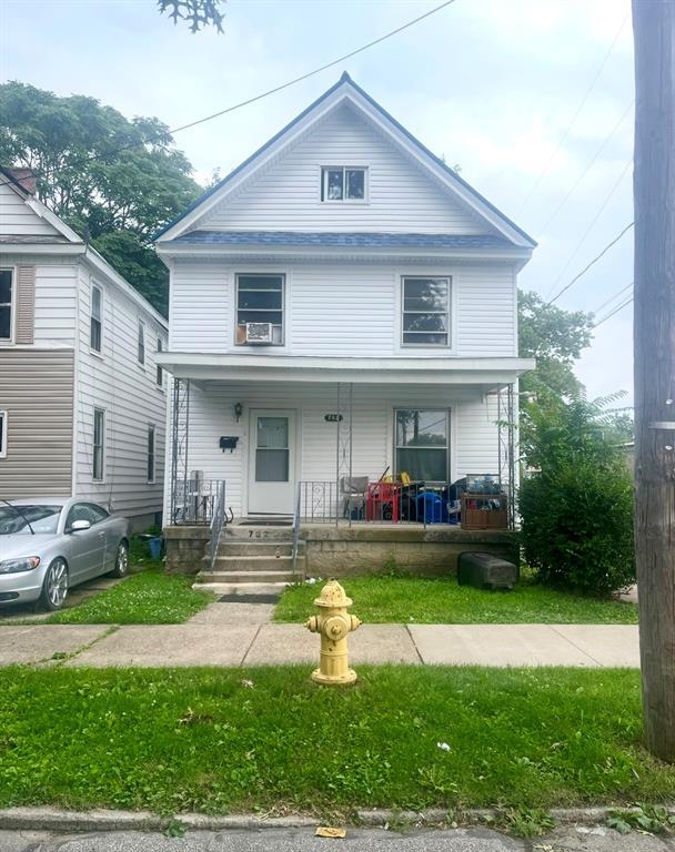 Primary Photo - 762 E 7th St