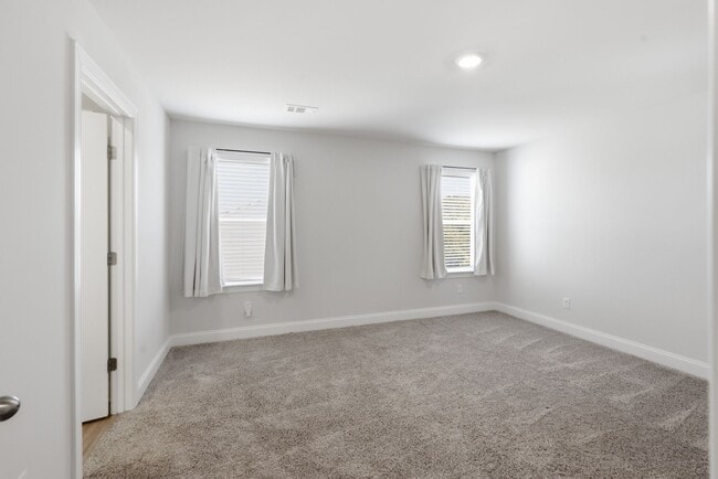 Foto del edificio - 4371 Skyridge Dr