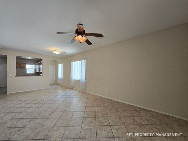 Foto del edificio - 2316 Peaceful Moon St