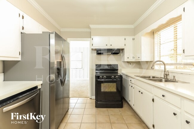 Building Photo - 3364 Valley Park Dr