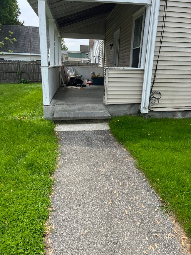 WHOLE UNIT UNDER RENOVATIONS! - 167 Salem St