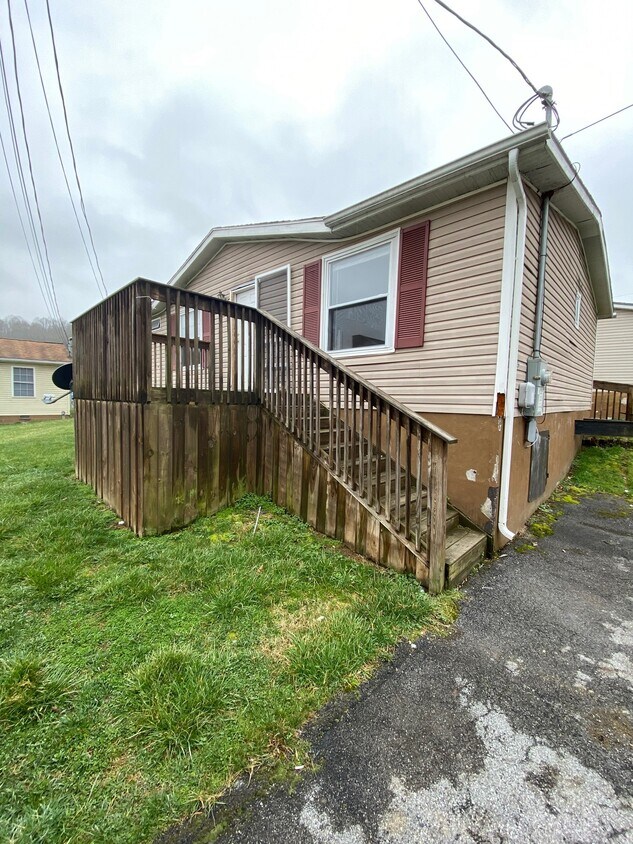 Primary Photo - 129 Sandhurst Ct