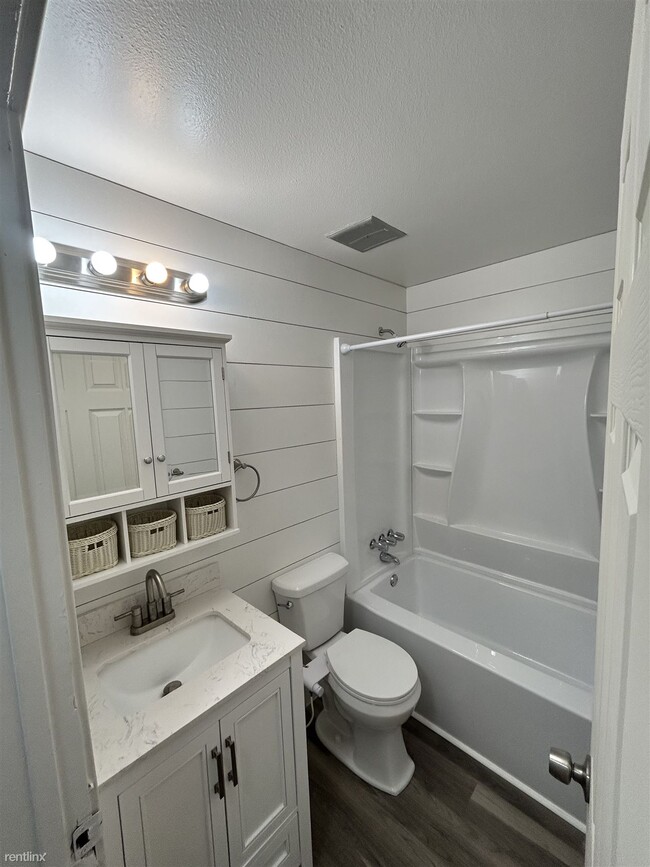 Building Photo - 2 br, 1 bath Duplex - 1208 Harris Avenue