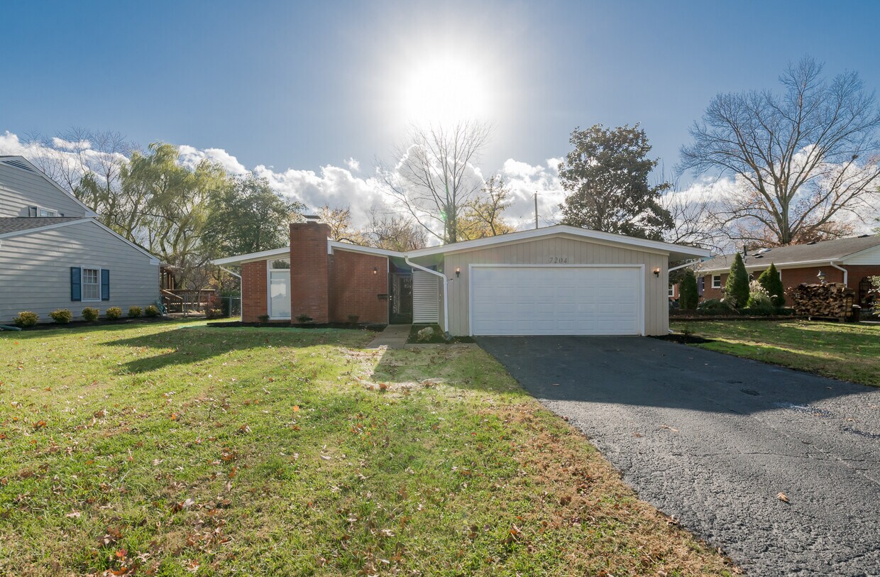 Primary Photo - 7204 Woolrich Rd