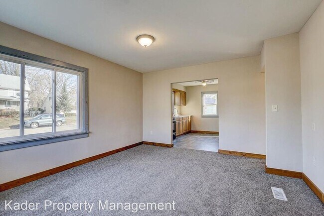 Foto del edificio - 2 br, 1 bath House - 223 Moore St.