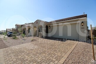 Building Photo - 8818 W Pasadena Ave